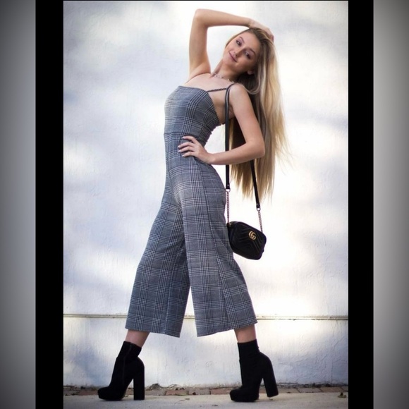 Forever 21 Houndstooth Cami Jumpsuit Size M. Wide legged thick knit jumper. - Picture 2 of 6